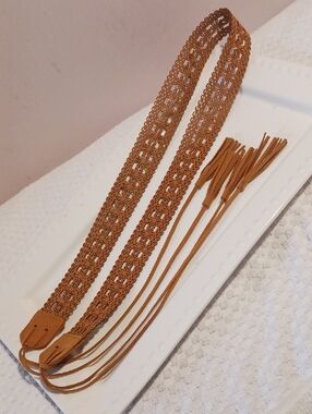 Chic! Women's Tan Braided Floral Belt with Tassel Ends 💐⚜️💐New💐